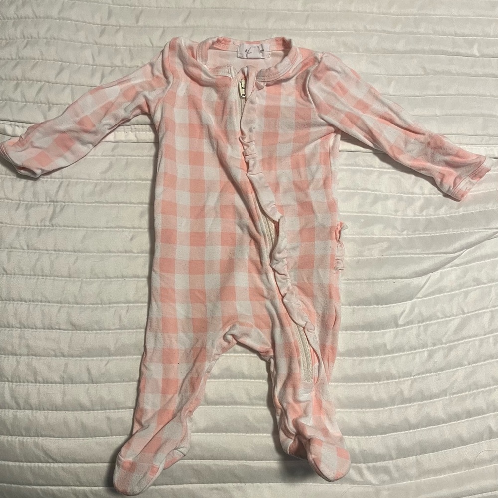 Angel Dear Ruffle Footie!!